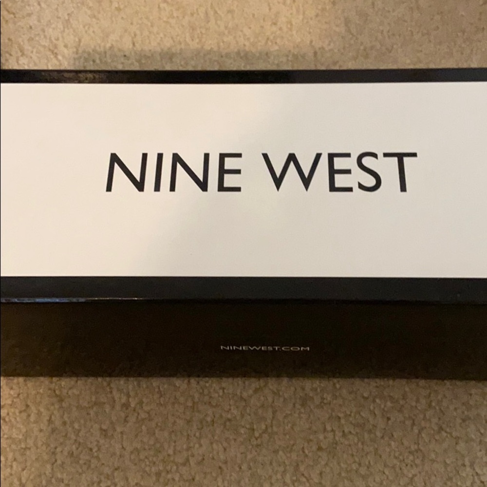 Nine West Tri-floral glossy sandals